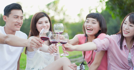 people enjoy red wine