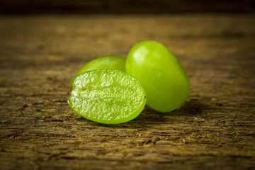 grapes green on old wood