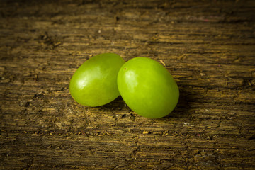 grapes green on old wood