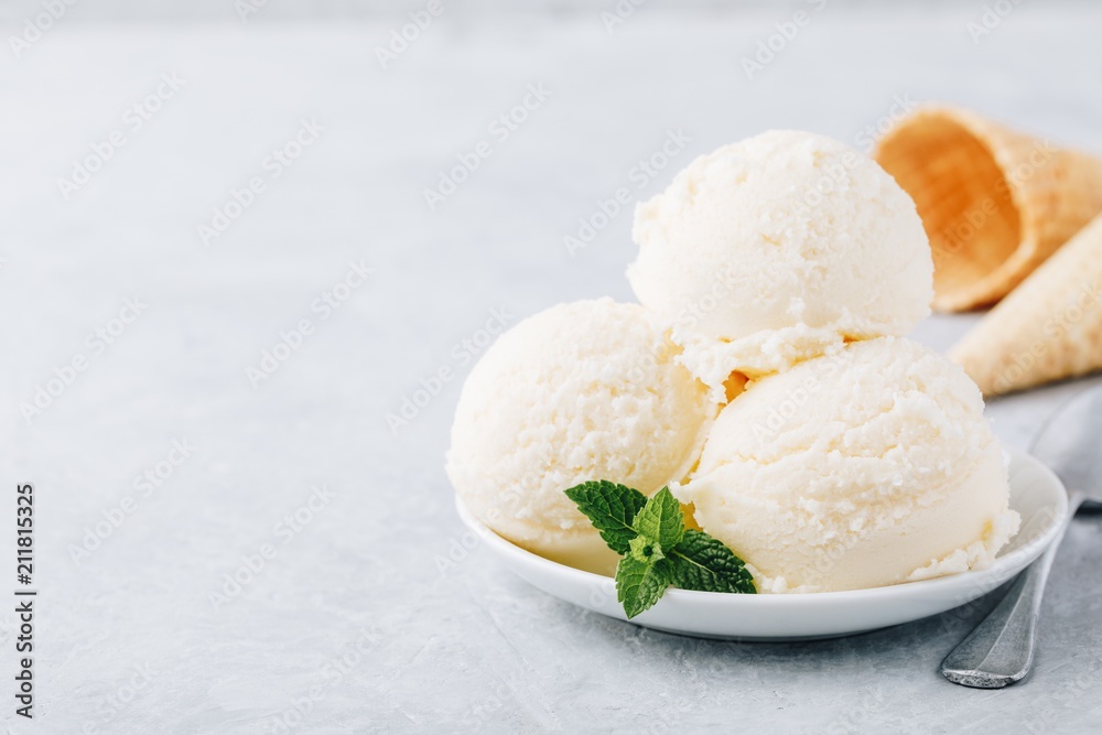 Wall mural Vanilla ice cream with mint leaves - Wall murals