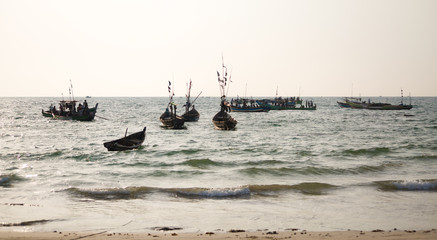 Fischerboote in Myanmar © Roman Grandke