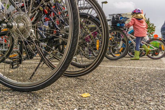 Velo Fahrrad chaos auf der Strasse 