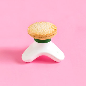 Creative idea: compact massager and shortbread