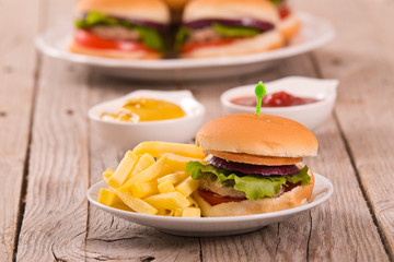 Mini burgers.