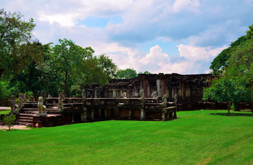 Fototapeta na wymiar Phimai Historical Park It is one of Thailand's historical parks. Located in the district of Phimai. Nakhon Ratchasima The stone castle in the Great and magnificent Khmer Empire.