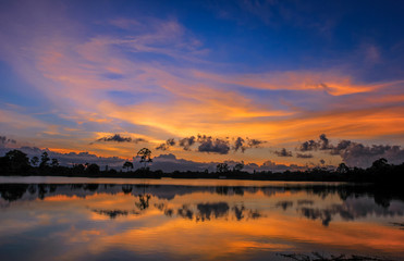 Fototapeta premium Twilight sky color is bright, natural beauty. It is very rare in the summer.