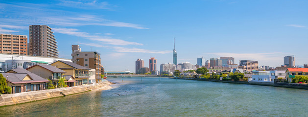 Naklejka premium Panoramę miasta Fukuoka w Japonii