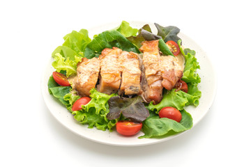 grilled chicken with salad vegetable
