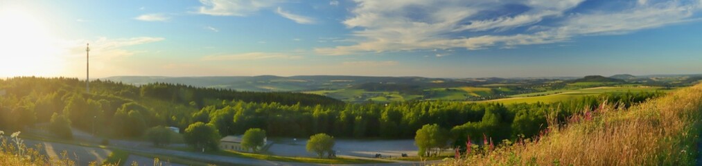 blick vom oberbecken markersbach auf das erzgebirge