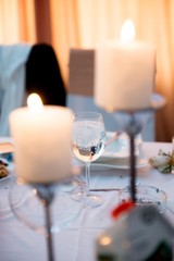wedding table with glasses 