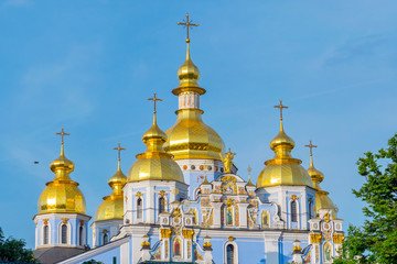 Fototapeta na wymiar golden domes and crosses of Kiev-Pechersk Lavra