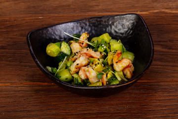 Salad with shrimp and avocado