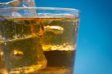 Kaltes Getränk für den Sommer, Eistee und Cocktail Erfrischung