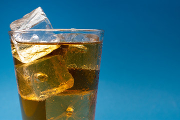 Kaltes Getränk für den Sommer, Eistee und Cocktail Erfrischung