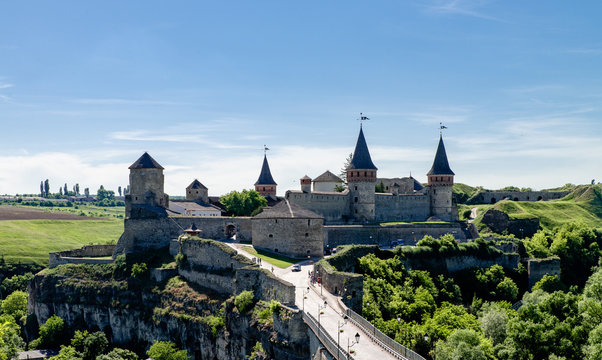 Ukraine, Podolski Tovtry: Castle