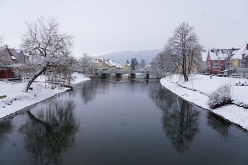 Fototapeta premium Stadt tuttlingen in Süddeutschland im Winter 