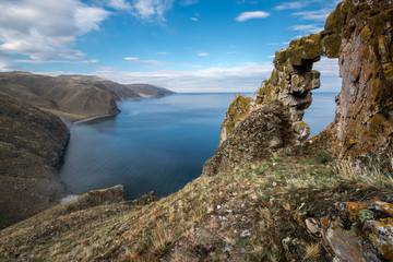 Fototapeta premium Beautiful view of the stone arch on the shore of Lake Baikal