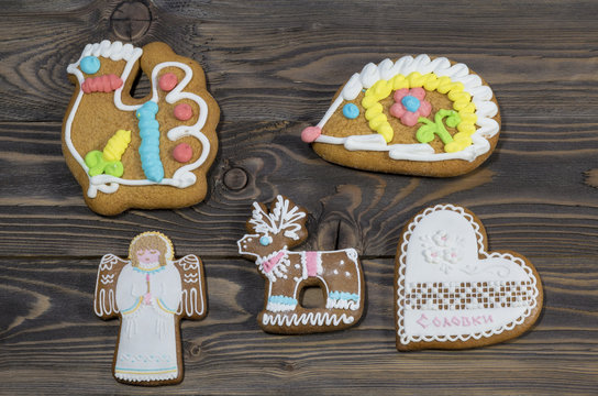 Kozuli - the name of the traditional cakes of the peoples of the Russian North on a wooden background