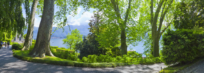 Blick vom Park der Villa Carlotta  auf den Comer See 