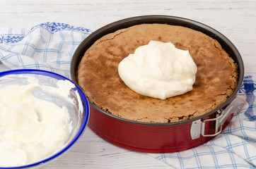 18. Johannisbeerkuchen mit Sahne