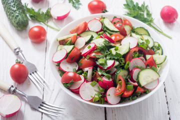Salad with radish