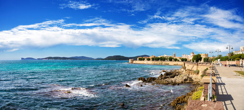 Lungomare di Alghero, Sardegna, Italia 