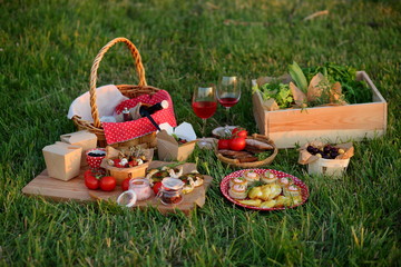 snacks for a picnic basket