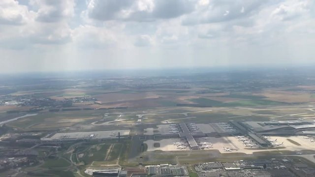 A&eacute;roport de Paris &agrave; Roissy, vue a&eacute;rienne