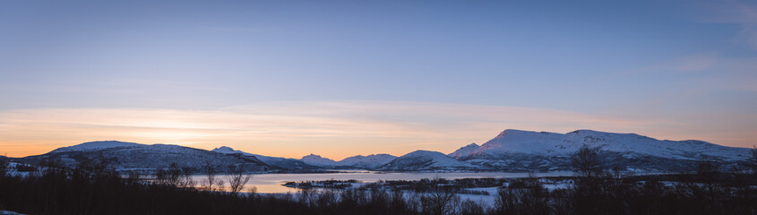 Fototapeta na wymiar Lofoten winter sunset