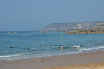 Fototapeta na wymiar Baignade et plage devant le Cap Frehel, Bretagne, France