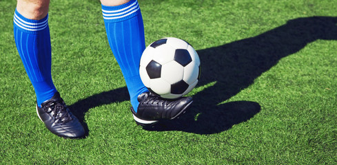 Ball auf dem Fussballplatz