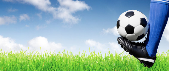 Ball auf dem Fussballplatz