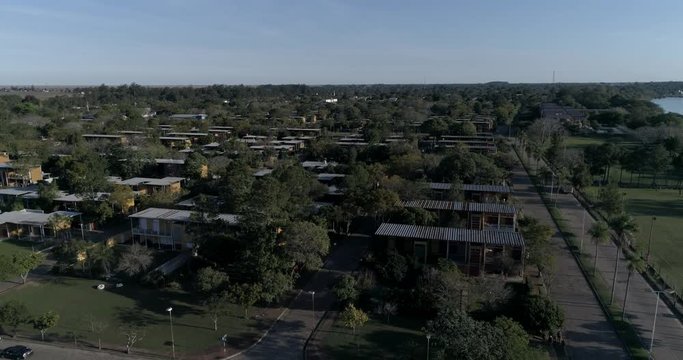 calles y ciudad de la represa de yacireta