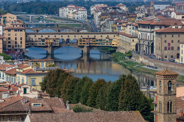 Fototapeta na wymiar Cityscape of Florence with Vecchio bridge