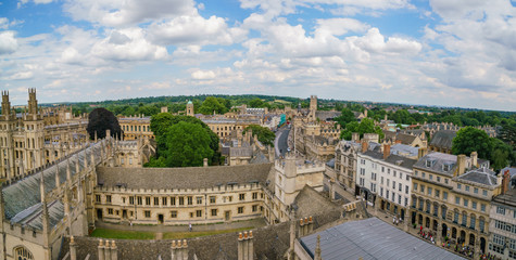 Fototapeta premium Aerial view of the Oxford cityscape
