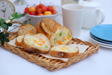  春野菜のスタッフドバゲット 