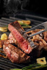 ビーフステーキ　Grilled beef steak