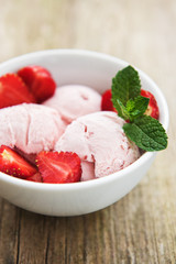 Strawberry ice cream