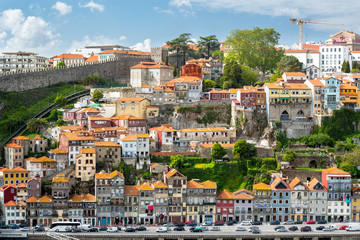 Fototapeta na wymiar Porto colorful buildings
