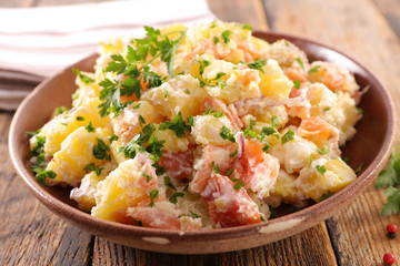 potato salad with salmon