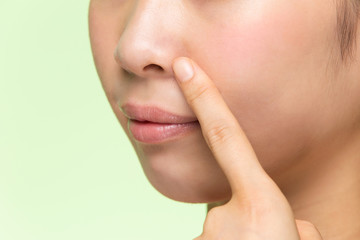 Naklejka premium 鼻のスキンケア