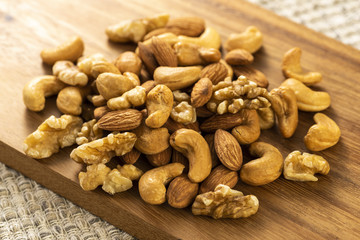 ミックスナッツ