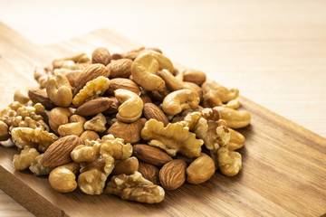 ミックスナッツ