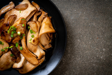 stir-fried king oyster mushroom in oyster sauce