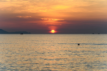 Obraz premium Good Morning Vietnam - Sunrise over the South China Sea