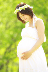 若い妊婦