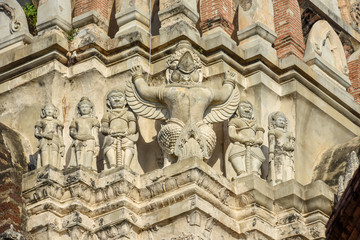 Fototapeta na wymiar Detail or the temple at Ayutthaya historical park