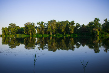 Fototapeta na wymiar landscape on the river