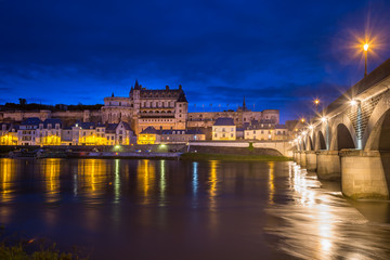 Fototapeta premium Night time view of the Chateau at Amboise in the Loire valley, France