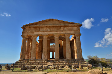 Obraz premium The Valley of the Temples is an archaeological site in Agrigento, Sicily, Italy.
